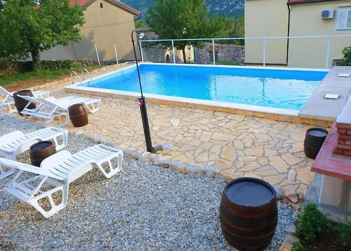 بيت للعطل Katarina With Swimming Pool *